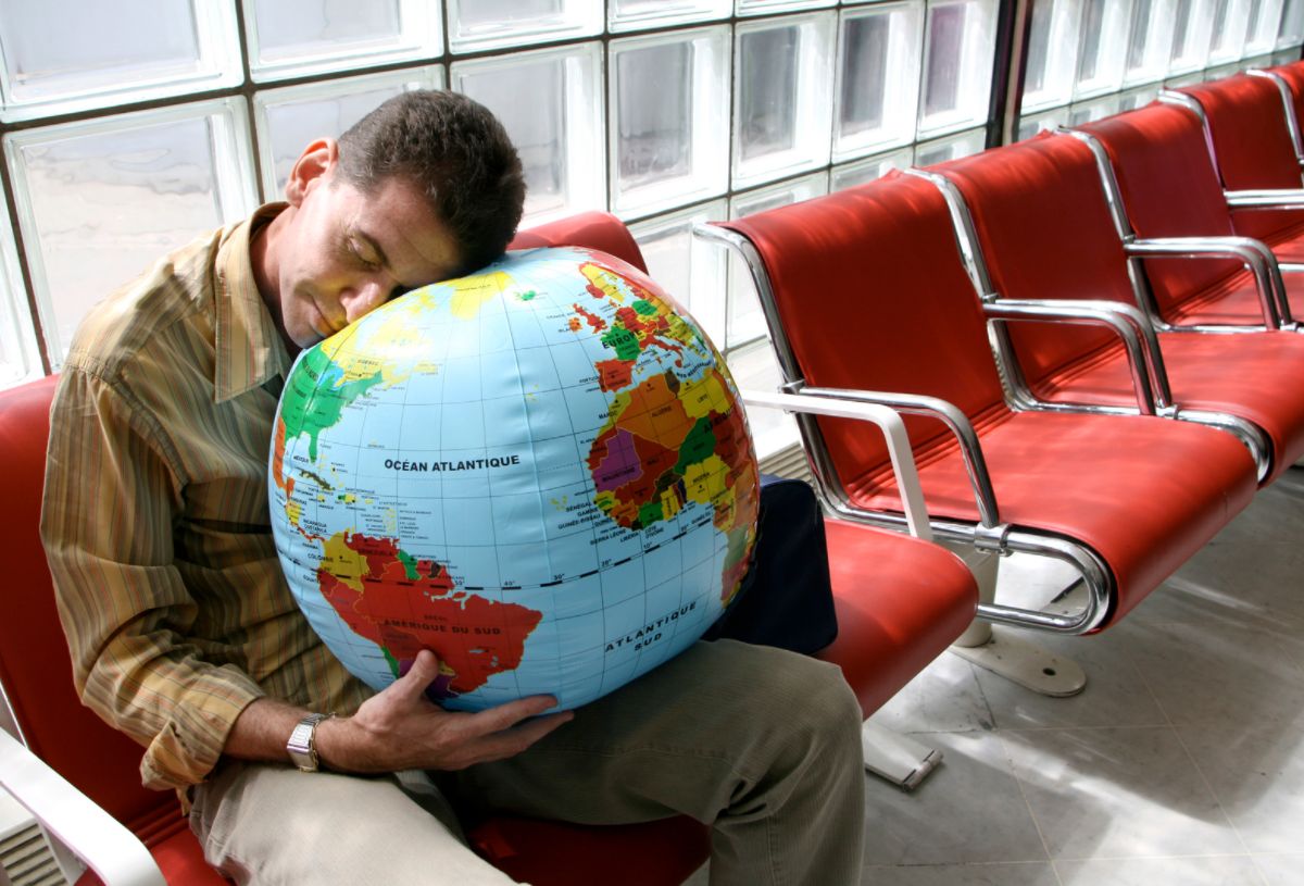 What really happens to your body when you experience jet lag?